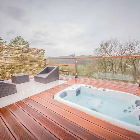 Chalet Le Fruit Du Chene In With Hot Tub And Views *