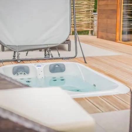 Chalet Le Fruit Du Chene In With Hot Tub And Views Дом отдыха *